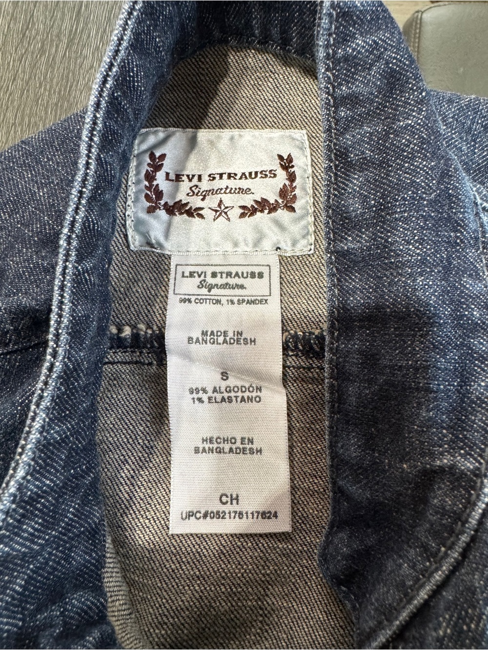 Levi’s Dark Indigo Denim Jacket - Women's Stand Collar Jean Jacket - Picture 12 of 16
